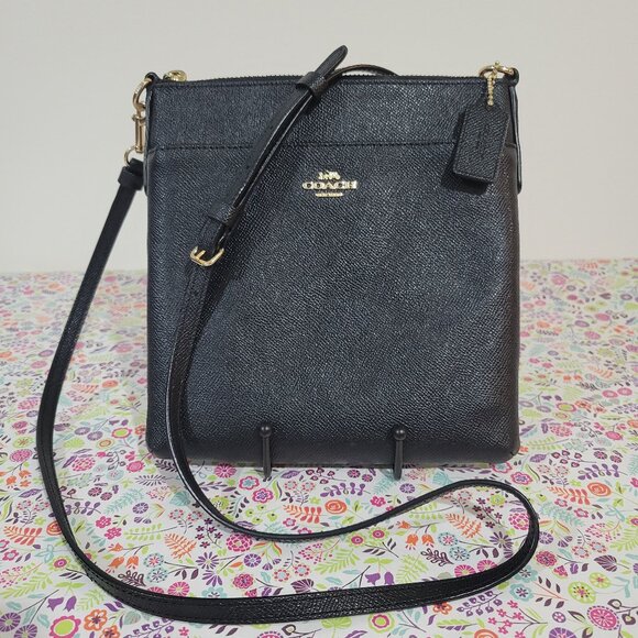 COACH Handbags - COACH LEATHER CROSS BODY PURSE